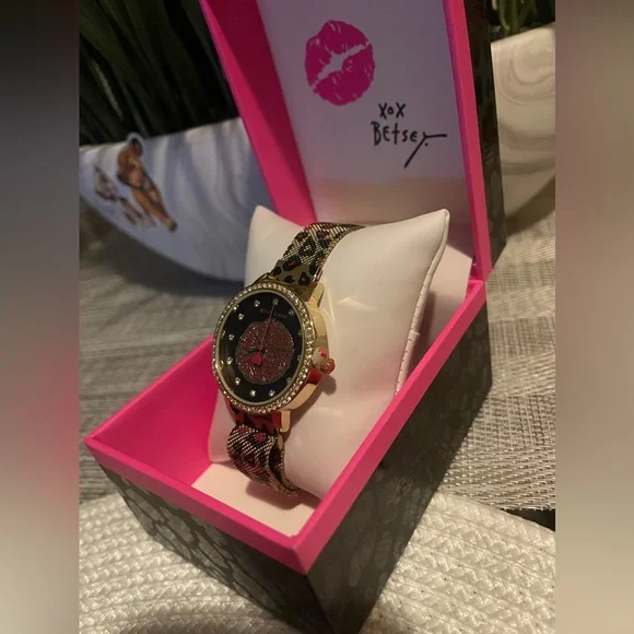 Betsey Johnson Unique Gorgeous Watch - Picture 3 of 11